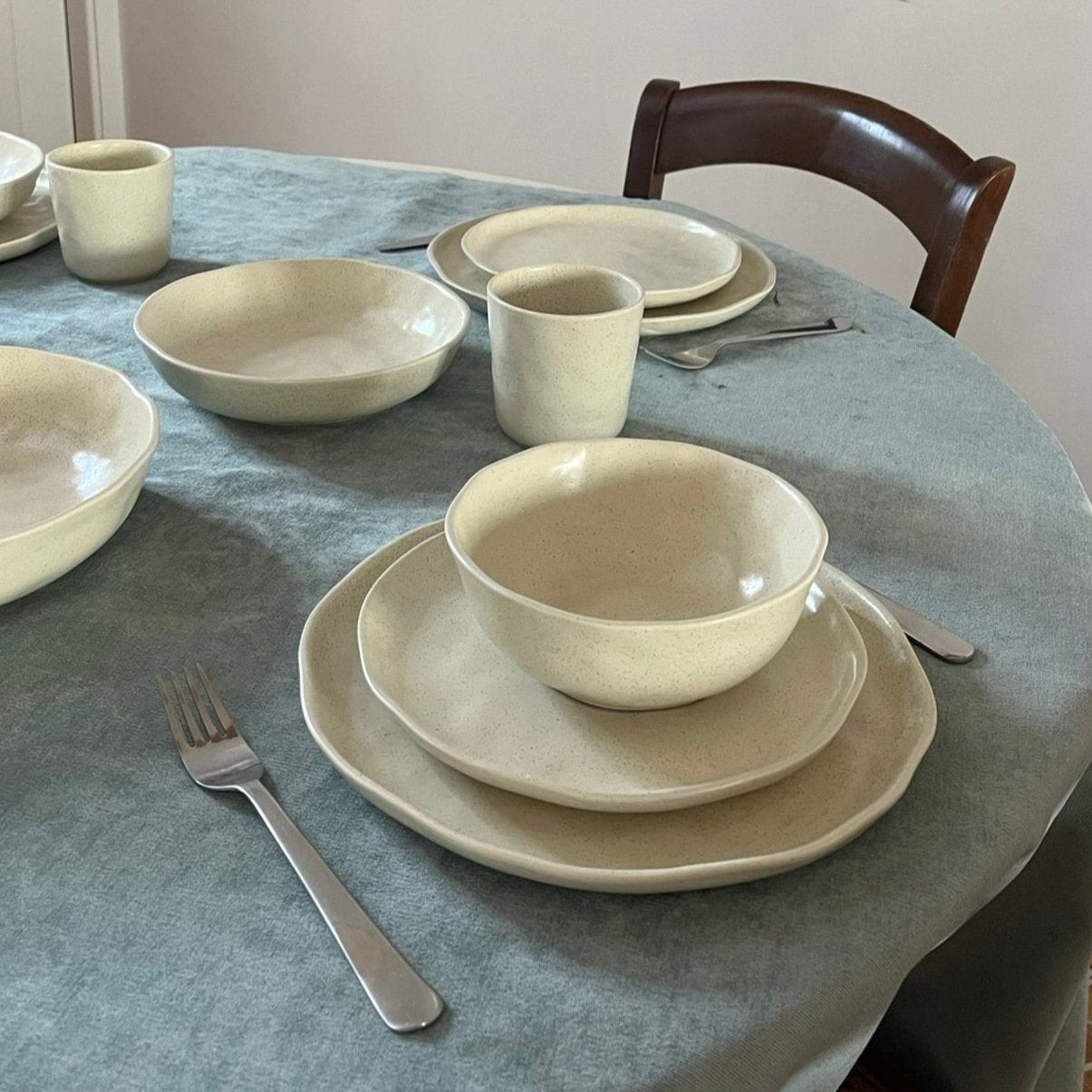 Nuvia Dinnerware Set