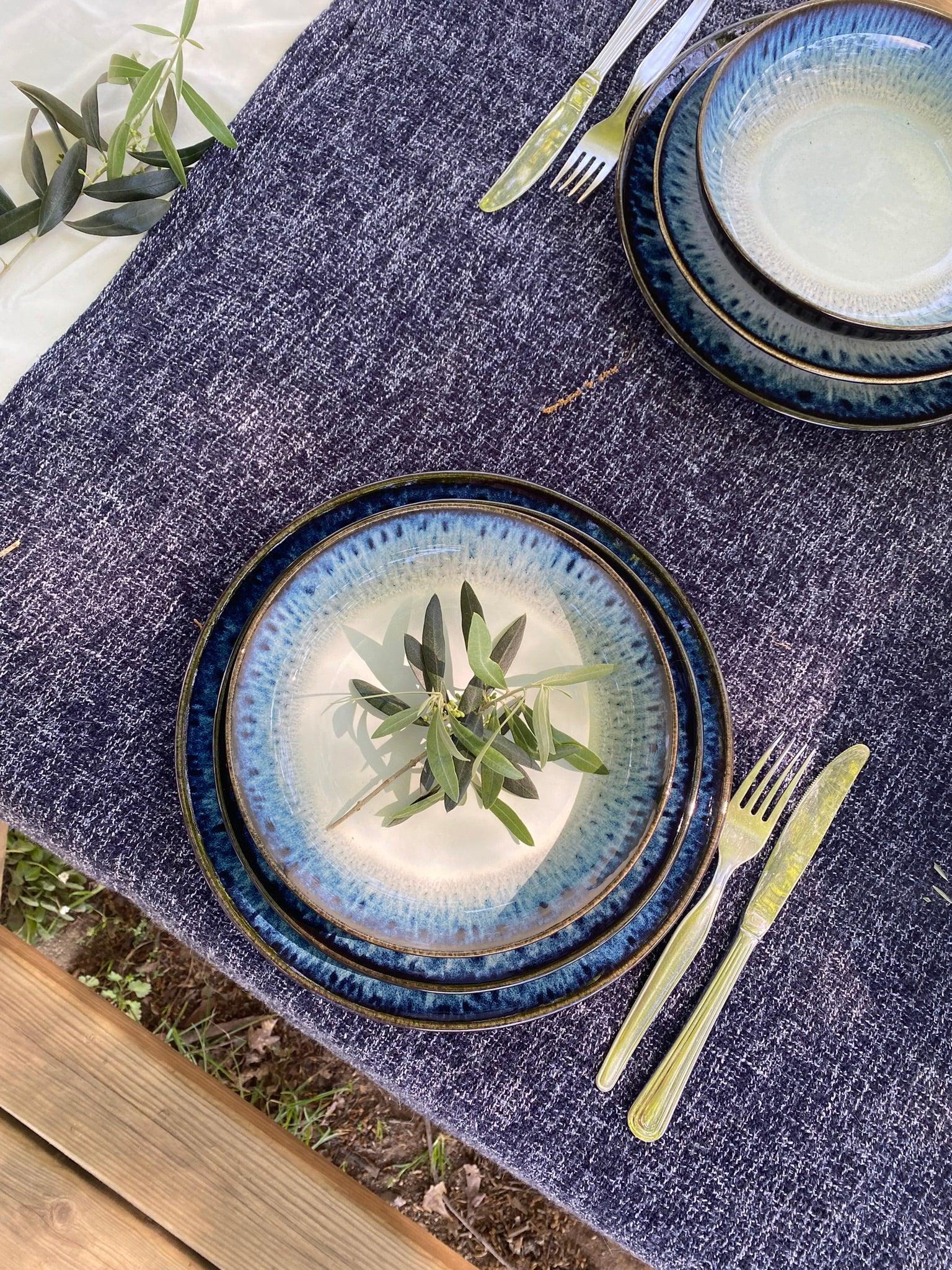 Colorful reactive blue and white set of plates Aime Collection