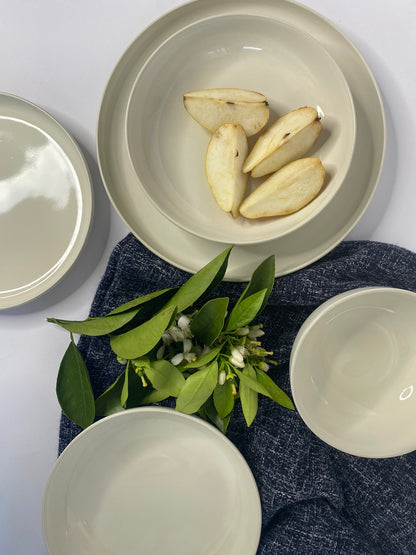 White set of Dessert plates 